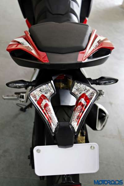 Bajaj-Pulsar-RS200-taillights