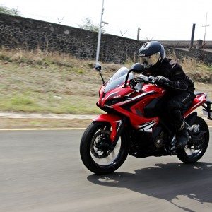 Bajaj Pulsar RS tracking front