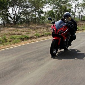 Bajaj Pulsar RS tracking front