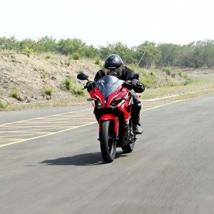 Bajaj Pulsar RS tracking front