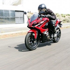 Bajaj Pulsar RS tracking front