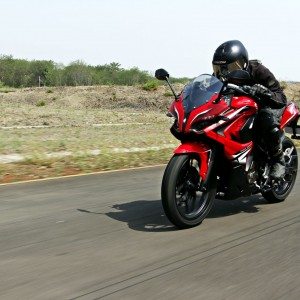 Bajaj Pulsar RS tracking front