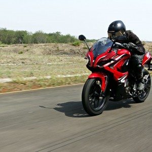 Bajaj Pulsar RS tracking front