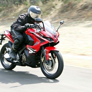 Bajaj Pulsar RS tracking left