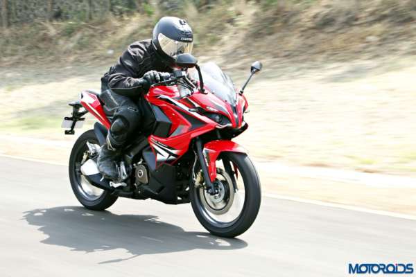 Bajaj-Pulsar-RS200-tracking-left (1)