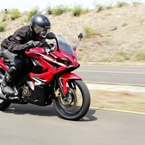 Bajaj Pulsar RS tracking left