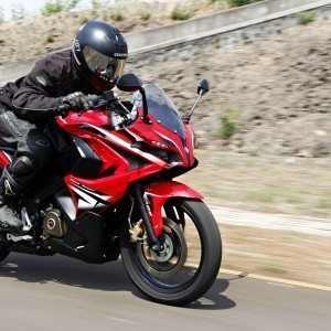 Bajaj Pulsar RS tracking left