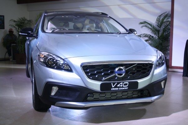 Volvo V Cross Country India Launch Price Pics