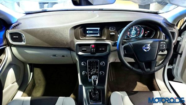 Volvo V40 Cross Country Petrol Interior (15)