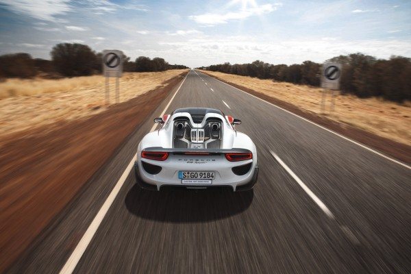 porsche-918-spyder-australian-outback-1