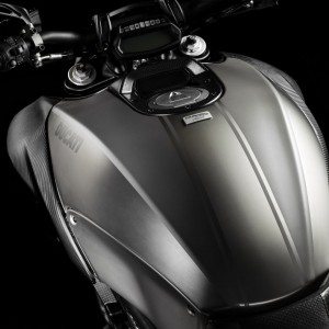 Ducati Diavel Titanium