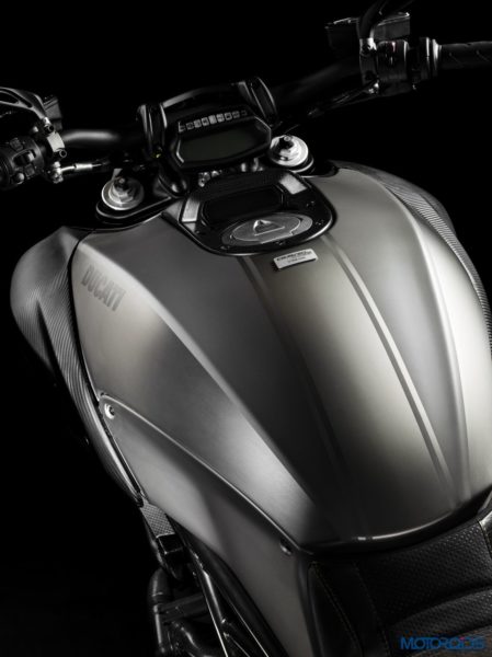 2015 Ducati Diavel Titanium (1)