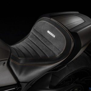 Ducati Diavel Titanium