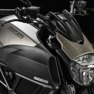 Ducati Diavel Titanium