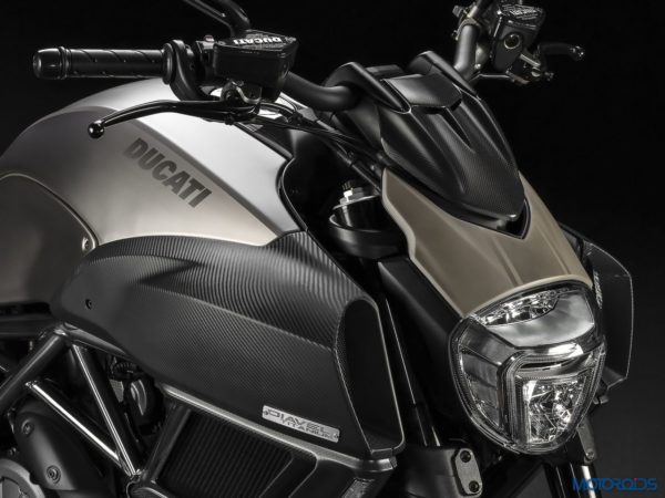 2015 Ducati Diavel Titanium (3)