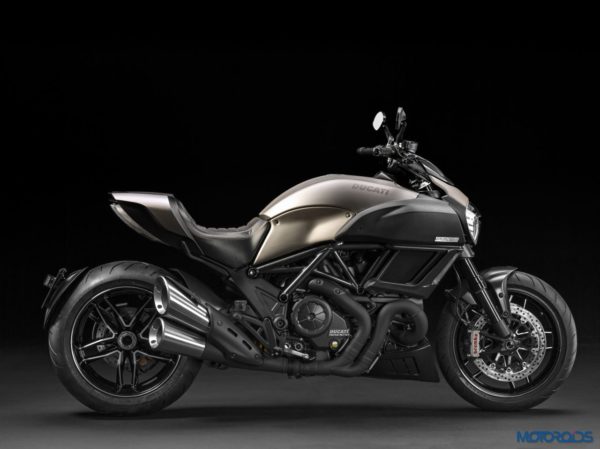 2015 Ducati Diavel Titanium (6)