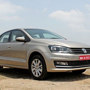 Volkswagen Vento Front right three quarters