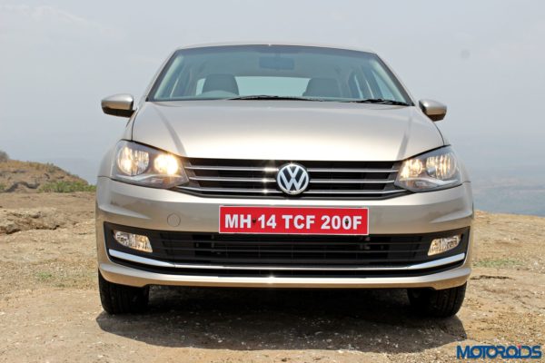 2015 Volkswagen Vento Head on view (28)