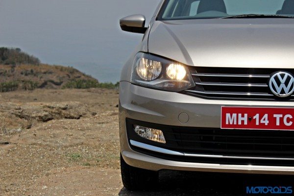 2015 Volkswagen Vento Head on view (29)