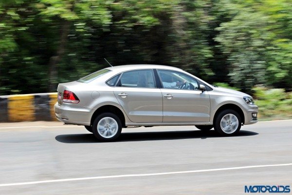 2015 Volkswagen Vento motion shots(56)