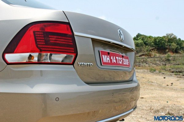 2015 Volkswagen Vento tail lights (22)