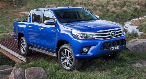 2016 Toyota Hilux  (15)