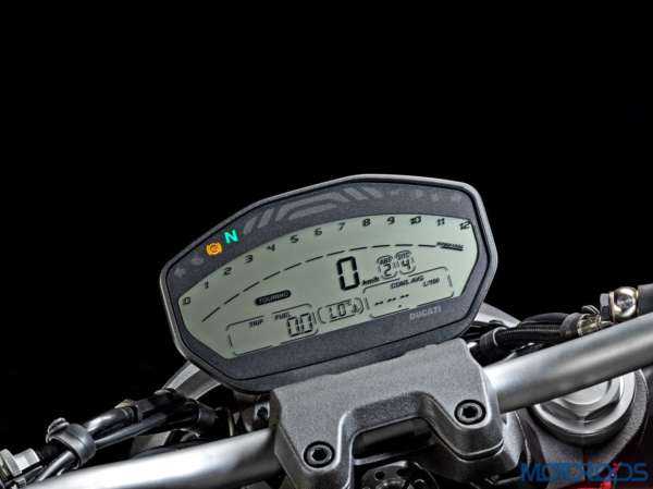 Ducati Monster 821 Review - Details - Instrument Cluster (5)