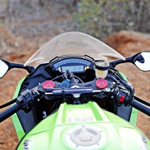 Kawasaki Ninja ZX R controls