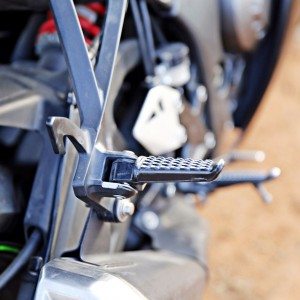 Kawasaki Ninja ZX R footpegs