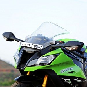 Kawasaki Ninja ZX R front