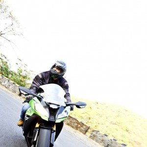 Kawasaki Ninja ZX R riding front
