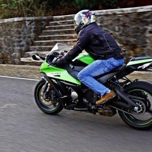 Kawasaki Ninja ZX R riding left side