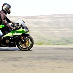 Kawasaki Ninja ZX R riding right side