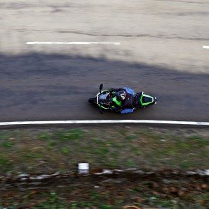 Kawasaki Ninja ZX R riding top