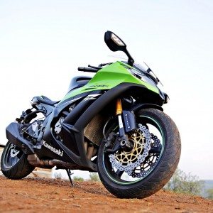 Kawasaki Ninja ZX R side view