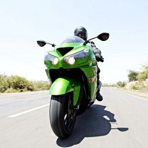 Kawasaki Ninja ZX r action shots