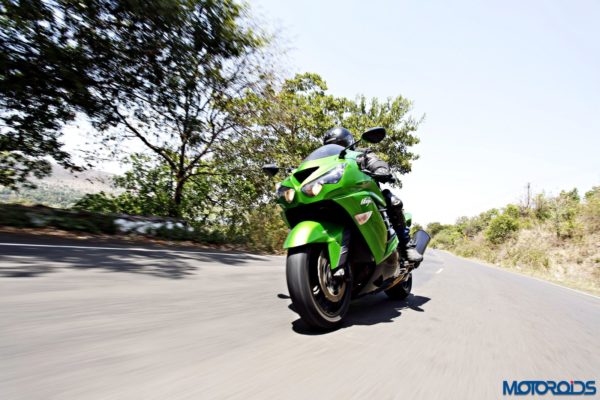 Kawasaki Ninja ZX-14r action shots(57)