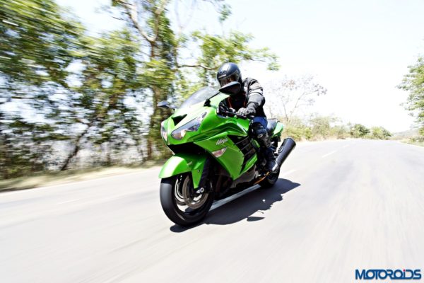 Kawasaki Ninja ZX-14r action shots(70)