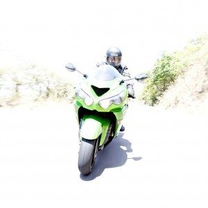 Kawasaki Ninja ZX r action shots