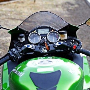 Kawasaki Ninja ZX r cockpit