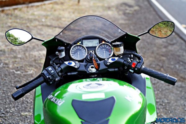 Kawasaki Ninja ZX-14r cockpit (18)