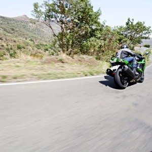 Kawasaki Ninja ZX r cornering shots