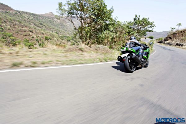 Kawasaki Ninja ZX-14r cornering shots(73)