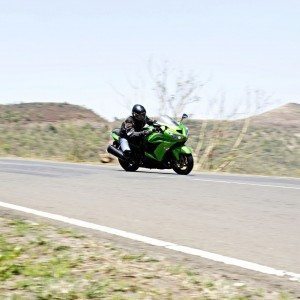 Kawasaki Ninja ZX r cornering shots