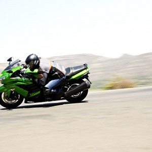 Kawasaki Ninja ZX r cornering shots