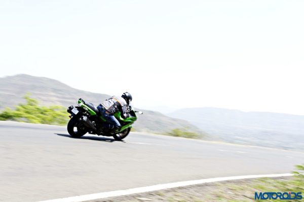 Kawasaki Ninja ZX-14r cornering shots(77)