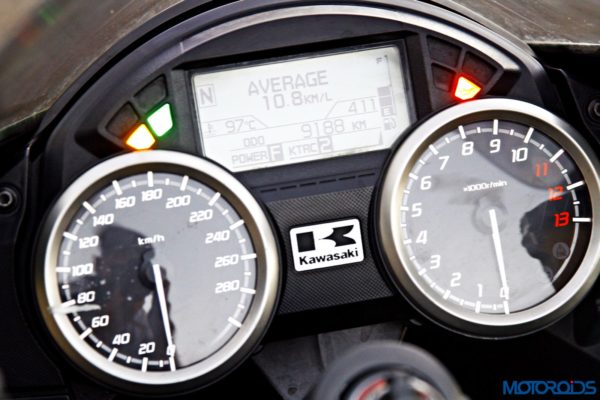 Kawasaki Ninja ZX-14r instrumentation cluster (29)