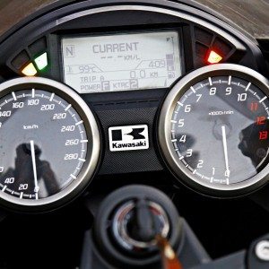 Kawasaki Ninja ZX r instrumentation