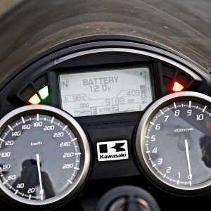 Kawasaki Ninja ZX r instrumentation