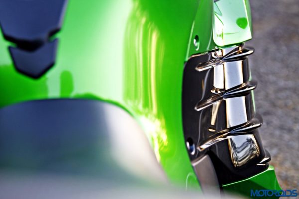 Kawasaki Ninja ZX-14r knee recess(7)